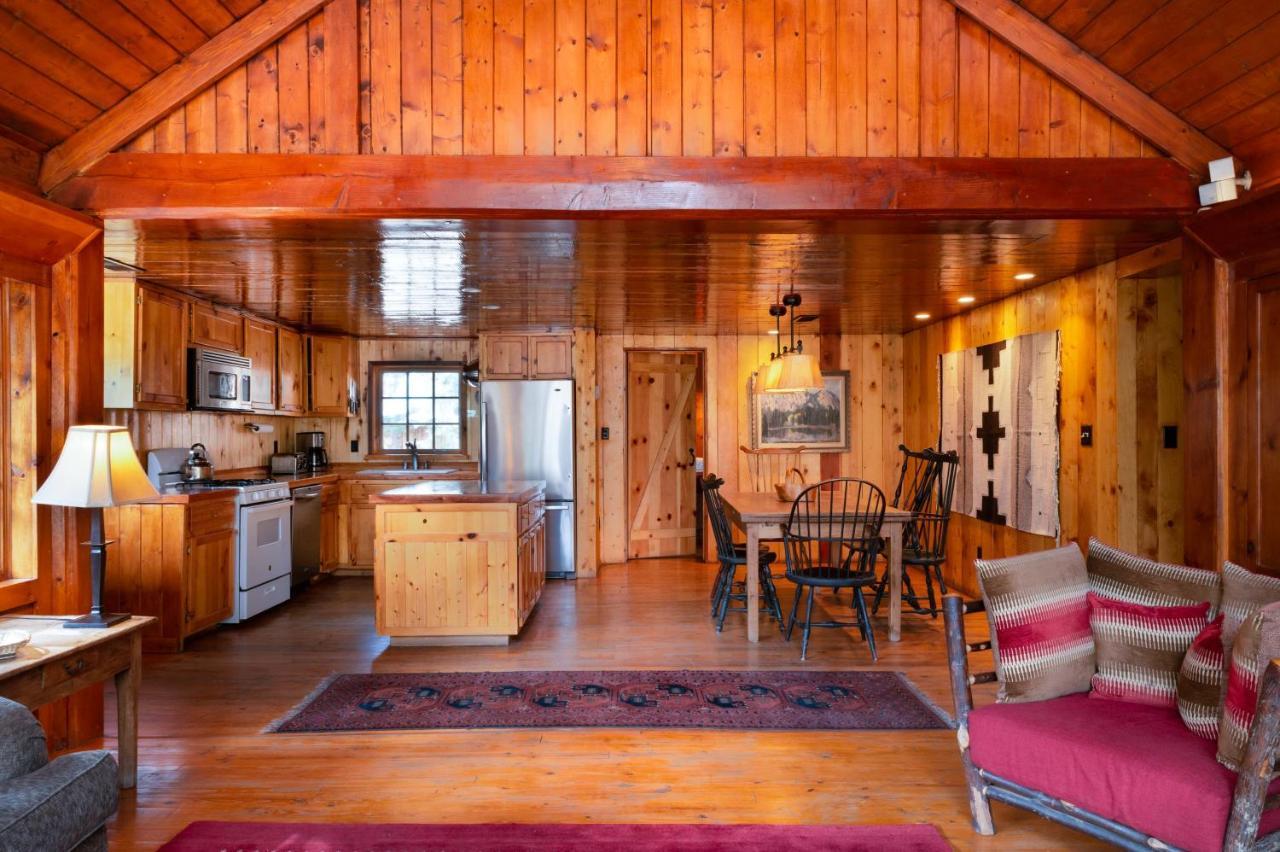 Corkins Lodge Chama Εξωτερικό φωτογραφία